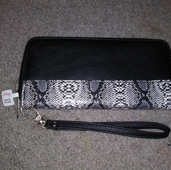 Wallets - Picture 2 of 4